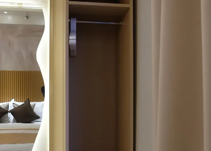Lourdes' Place, Shore 2-tower 1, 2 Beds, Pasay Near Mall Of *