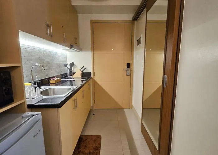 Apartment Lourdes' Place, Shore 2-tower 1, 2 Beds, Pasay Near Mall Of