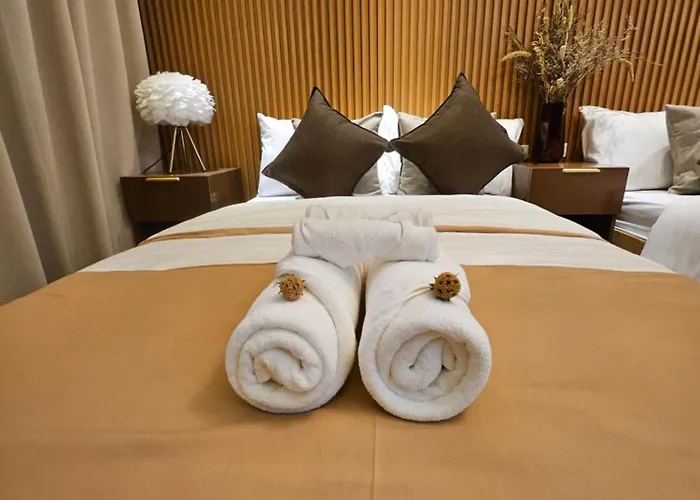 Lourdes' Place, Shore 2-tower 1, 2 Beds, Pasay Near Mall Of Manila