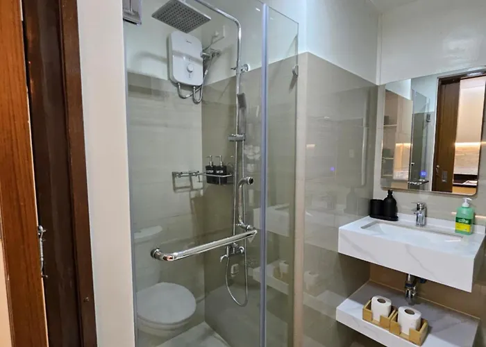Lourdes' Place, Shore 2-tower 1, 2 Beds, Pasay Near Mall Of Apartment Manila