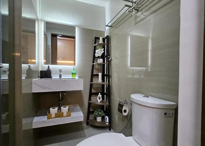 Lourdes' Place, Shore 2-tower 1, 2 Beds, Pasay Near Mall Of Manila