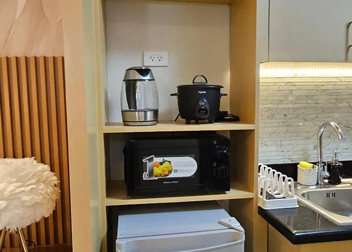 Apartment Lourdes' Place, Shore 2-tower 1, 2 Beds, Pasay Near Mall Of