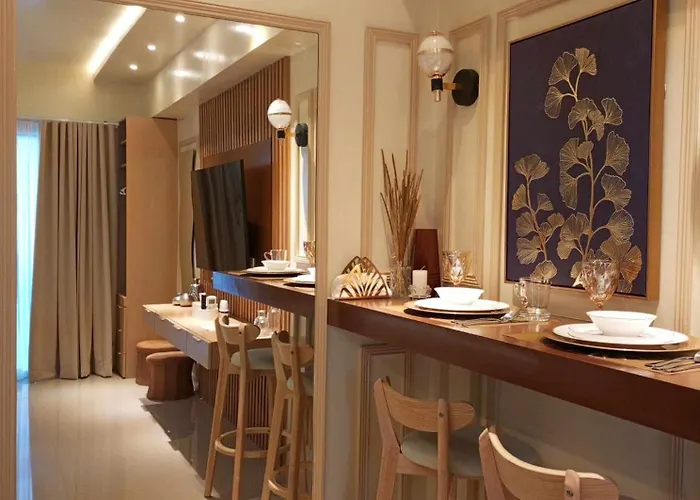 Lourdes' Place, Shore 2-tower 1, 2 Beds, Pasay Near Mall Of Manila