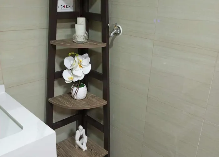 Lourdes' Place, Shore 2-tower 1, 2 Beds, Pasay Near Mall Of Apartment Manila